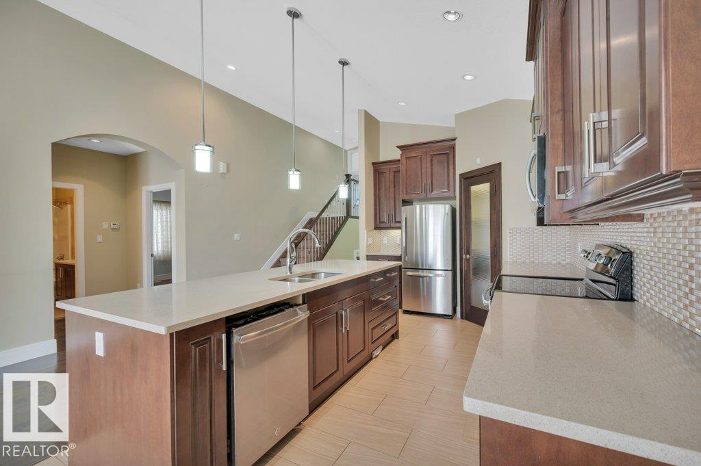 6221 167A AV NW, Edmonton