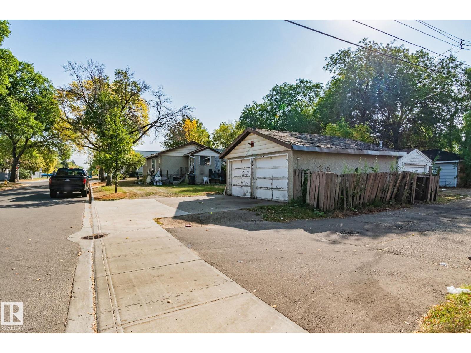 12350 82 ST NW, Edmonton