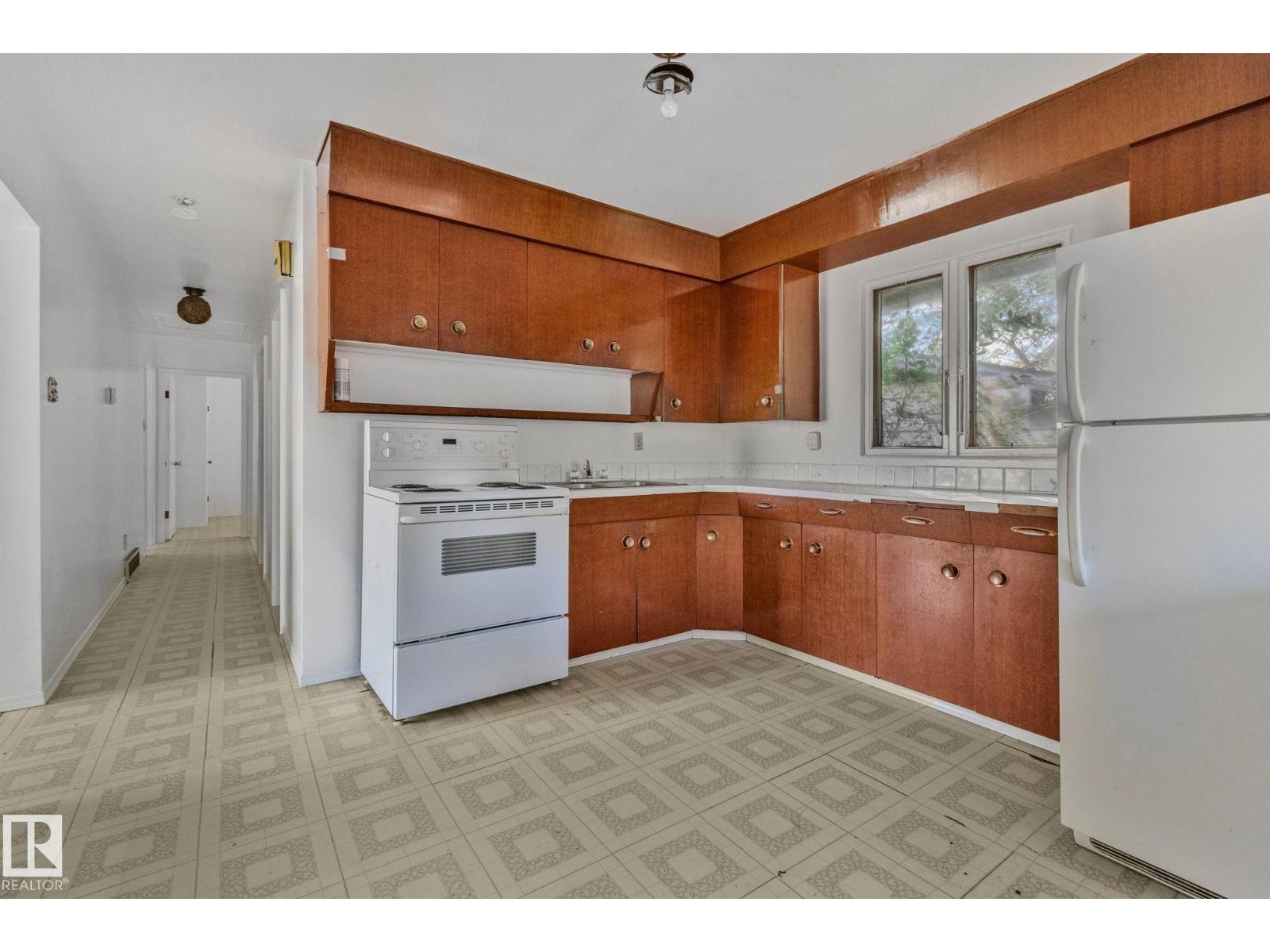 12350 82 ST NW, Edmonton