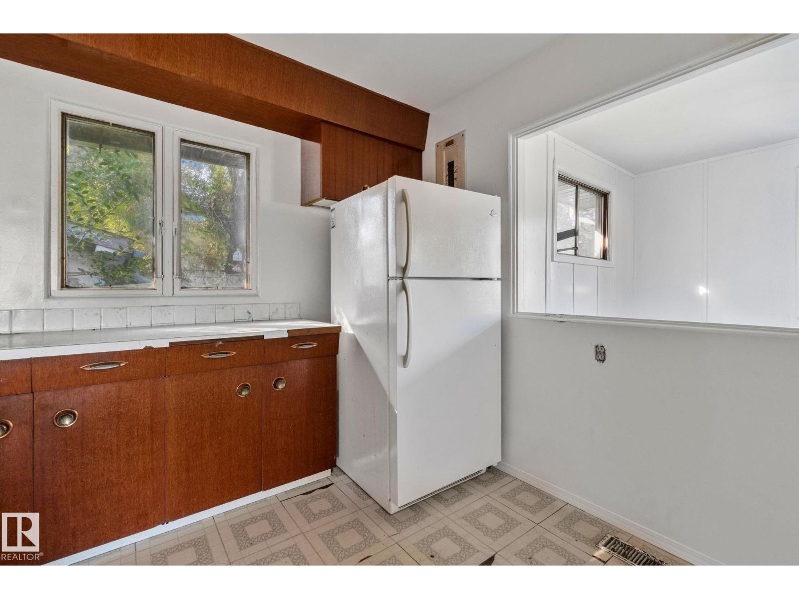 12350 82 ST NW, Edmonton