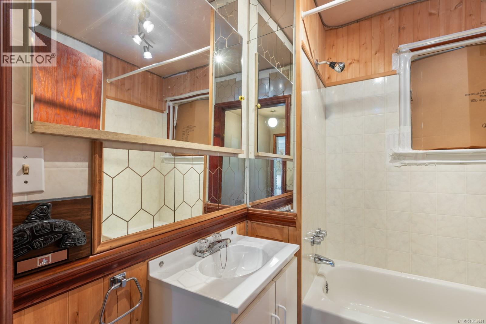 2875 Cumberland Rd, Courtenay