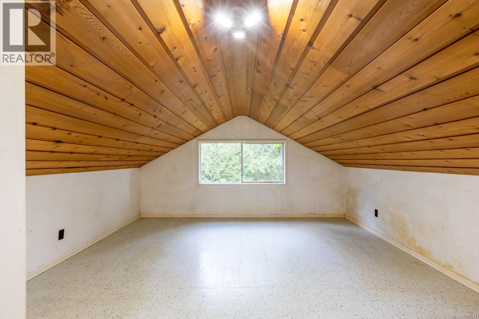 2875 Cumberland Rd, Courtenay