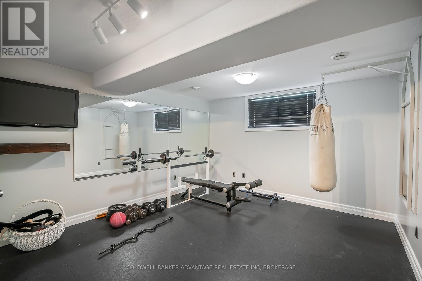 152 REDWOOD COURT - 27