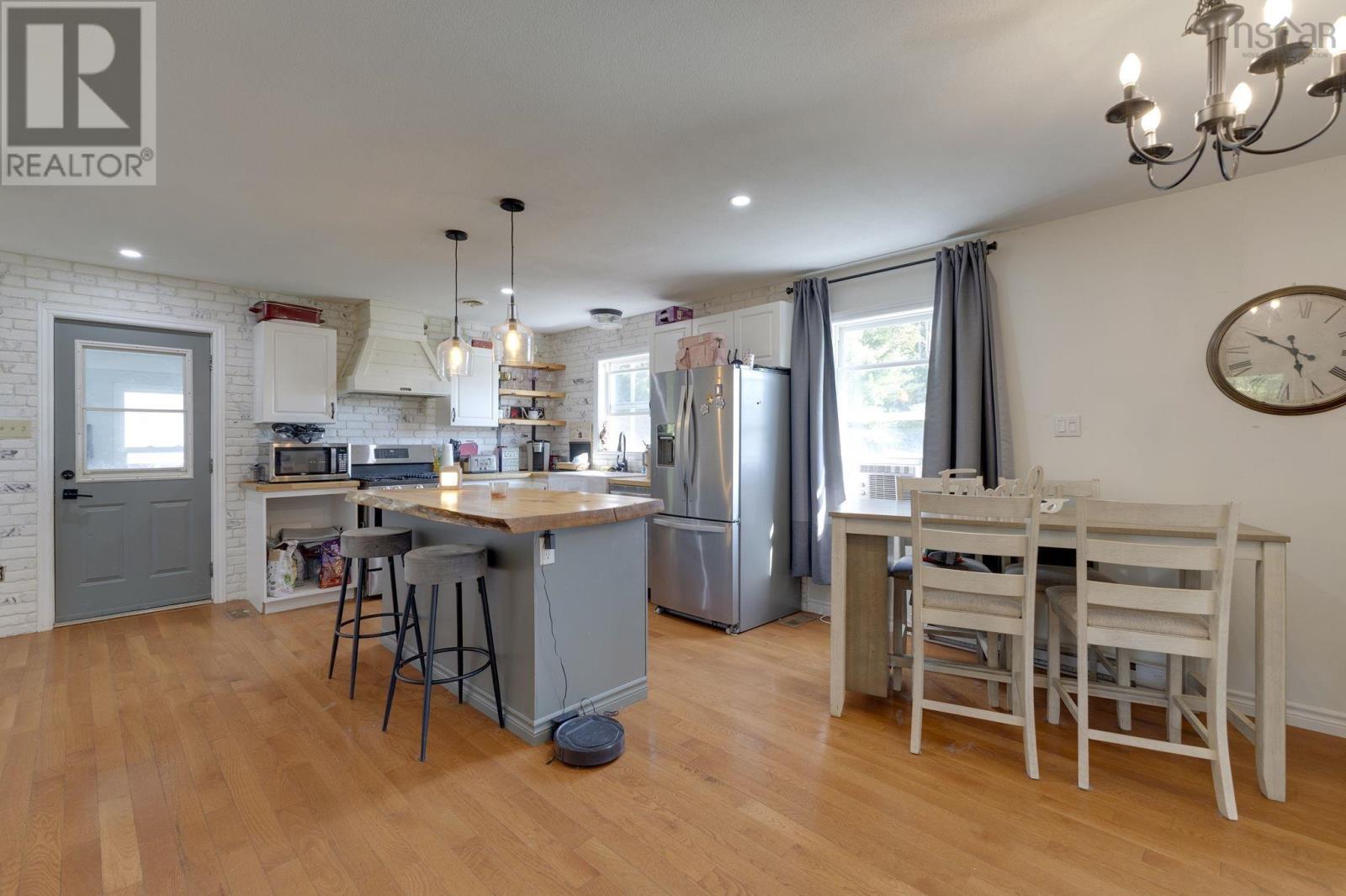 Property 10 of 46 of 6450 Highway 6