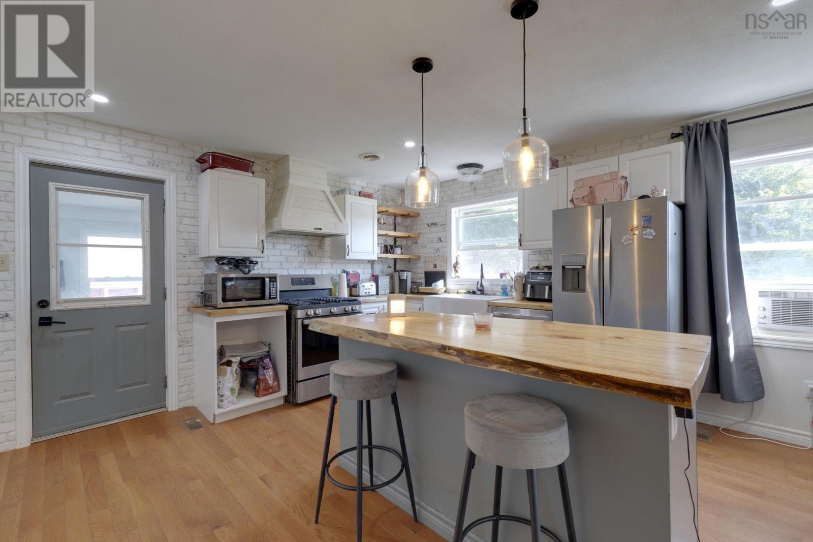 Property 13 of 46 of 6450 Highway 6