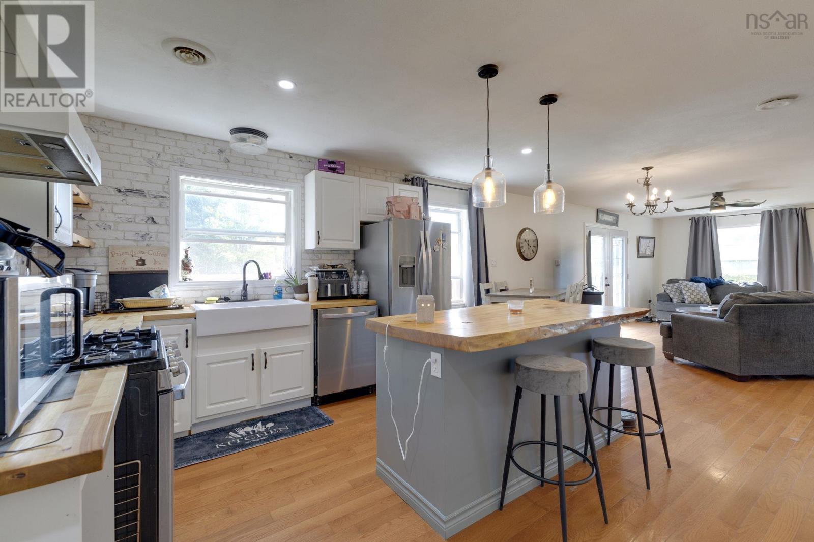 Property 15 of 46 of 6450 Highway 6