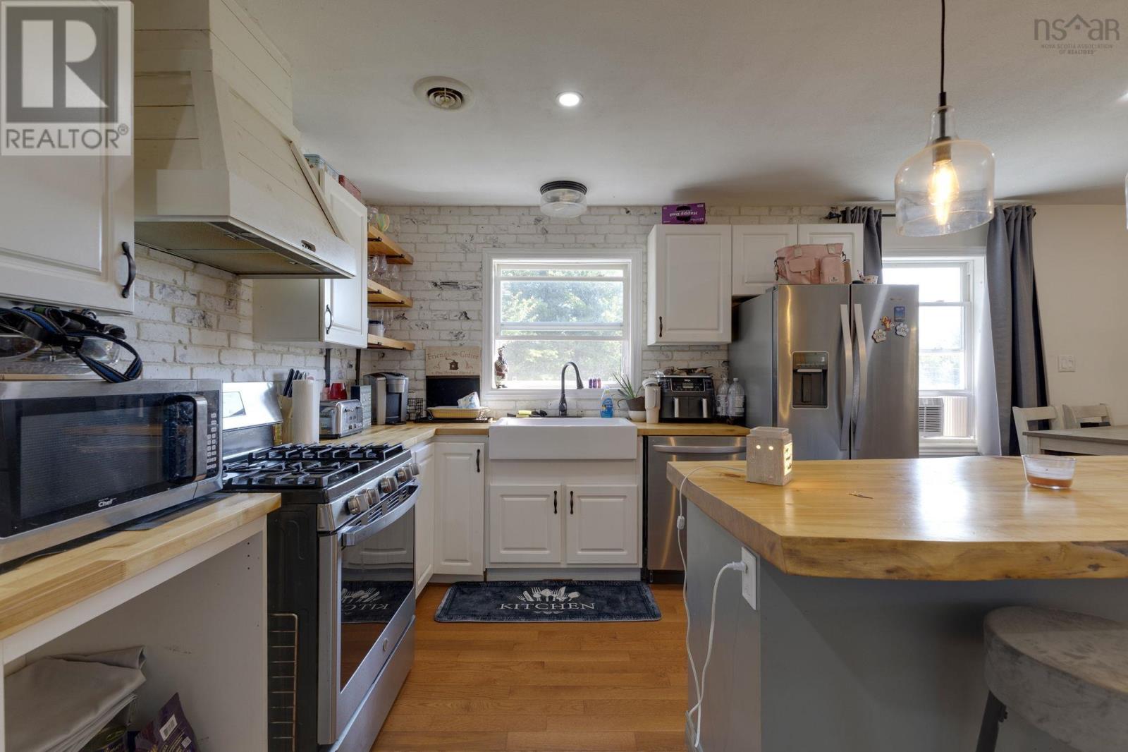 Property 16 of 46 of 6450 Highway 6