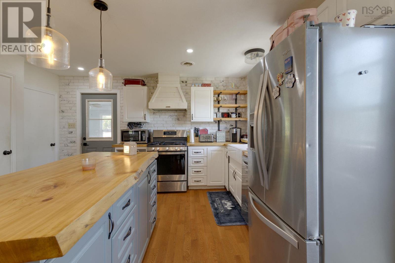 Property 20 of 46 of 6450 Highway 6