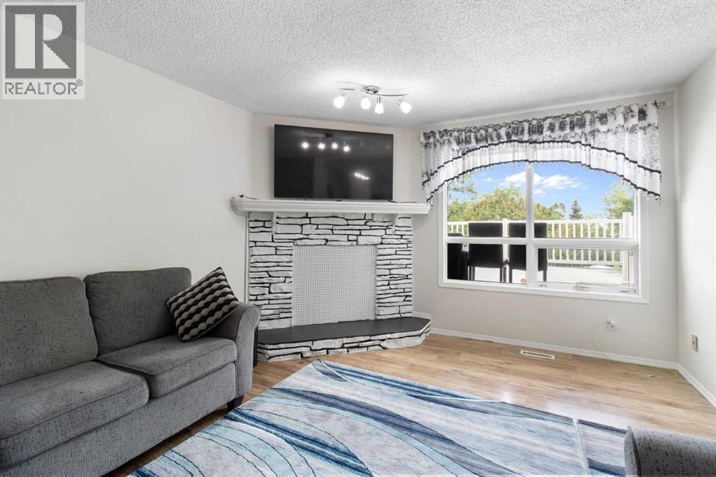 Single Family House for Sale in  Hidden Valley Drive NW Hidden Valley Calgary 