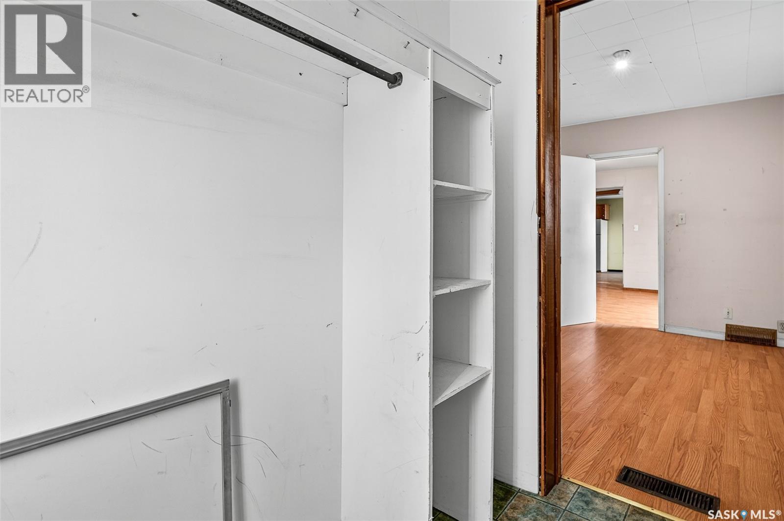 1038 Athabasca STREET E - 19