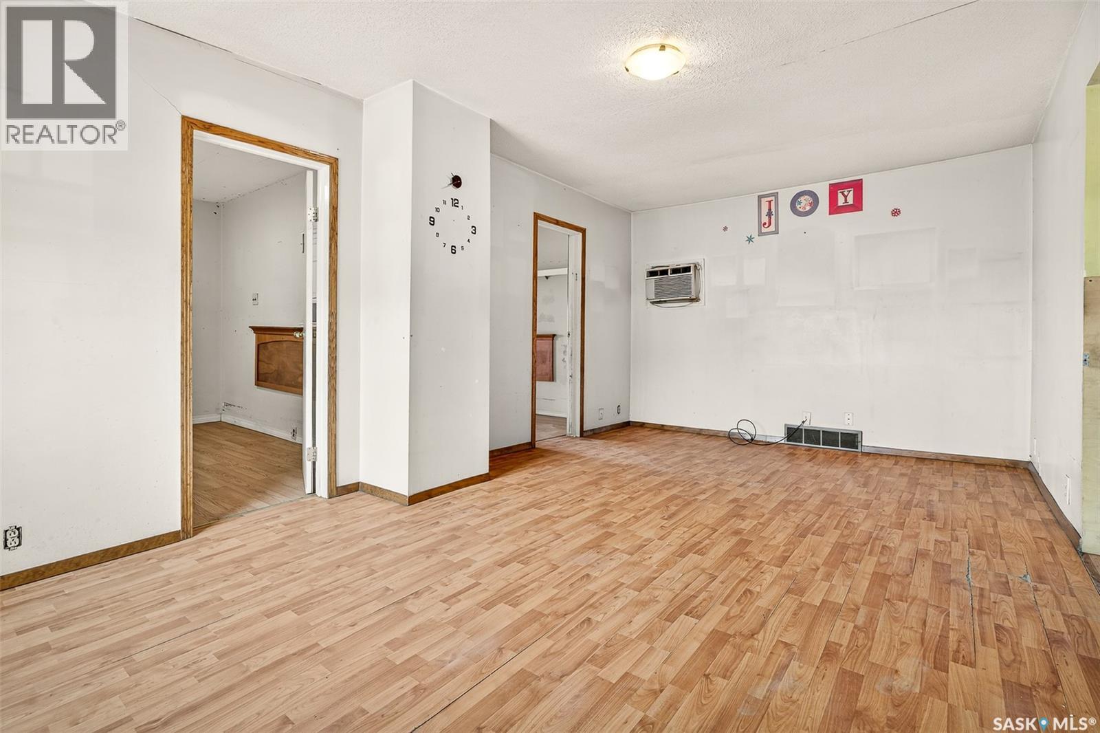1038 Athabasca STREET E - 13