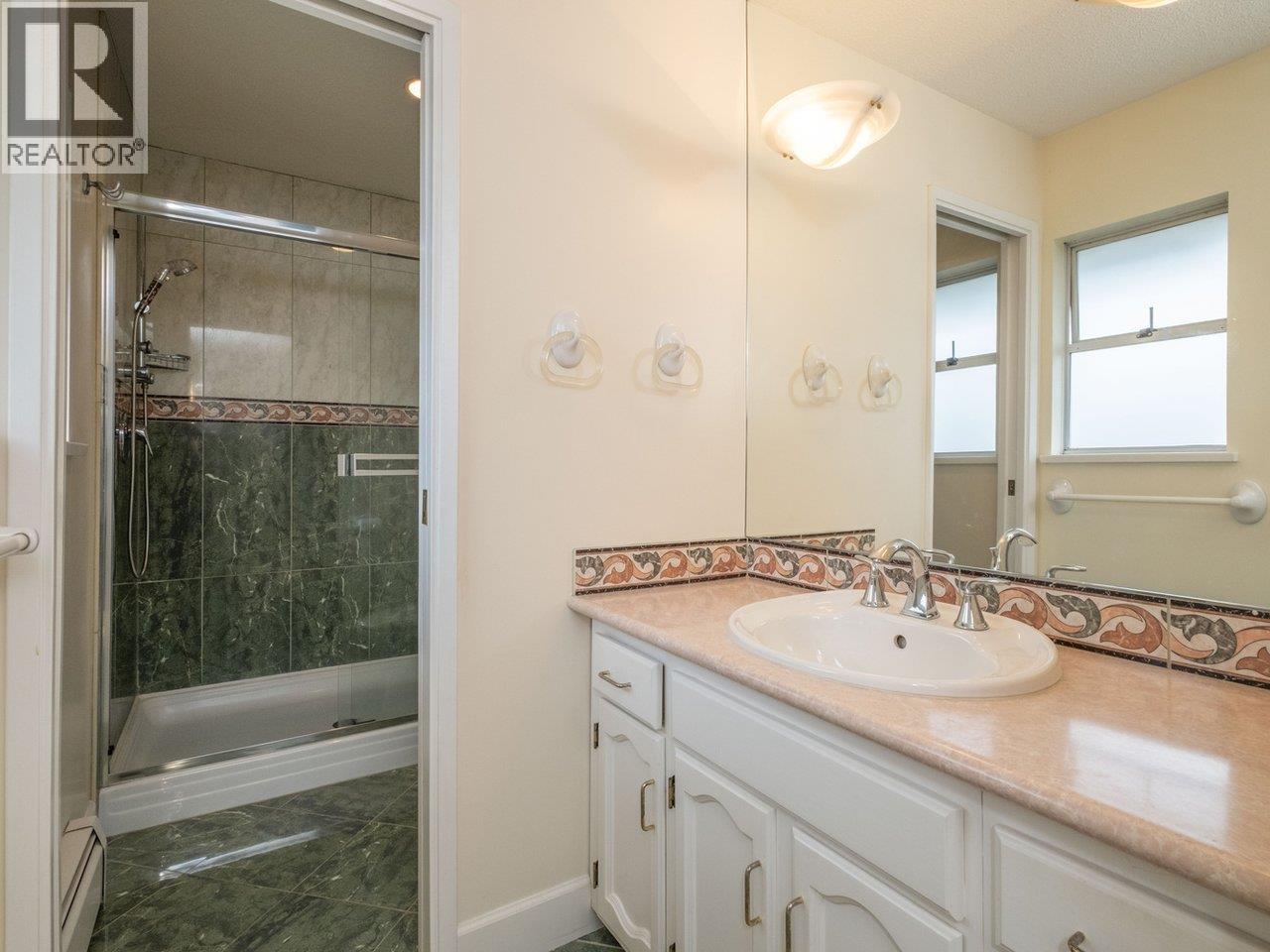 375 FAIRWAY DRIVE, North Vancouver