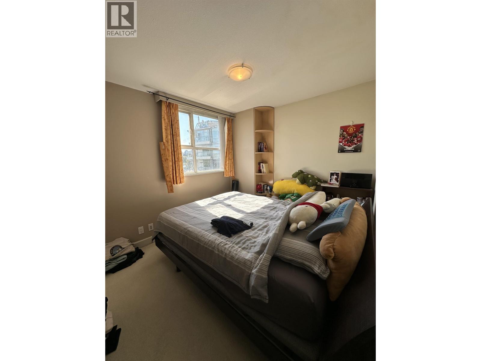 122 1228 MARINASIDE CRESCENT, Vancouver