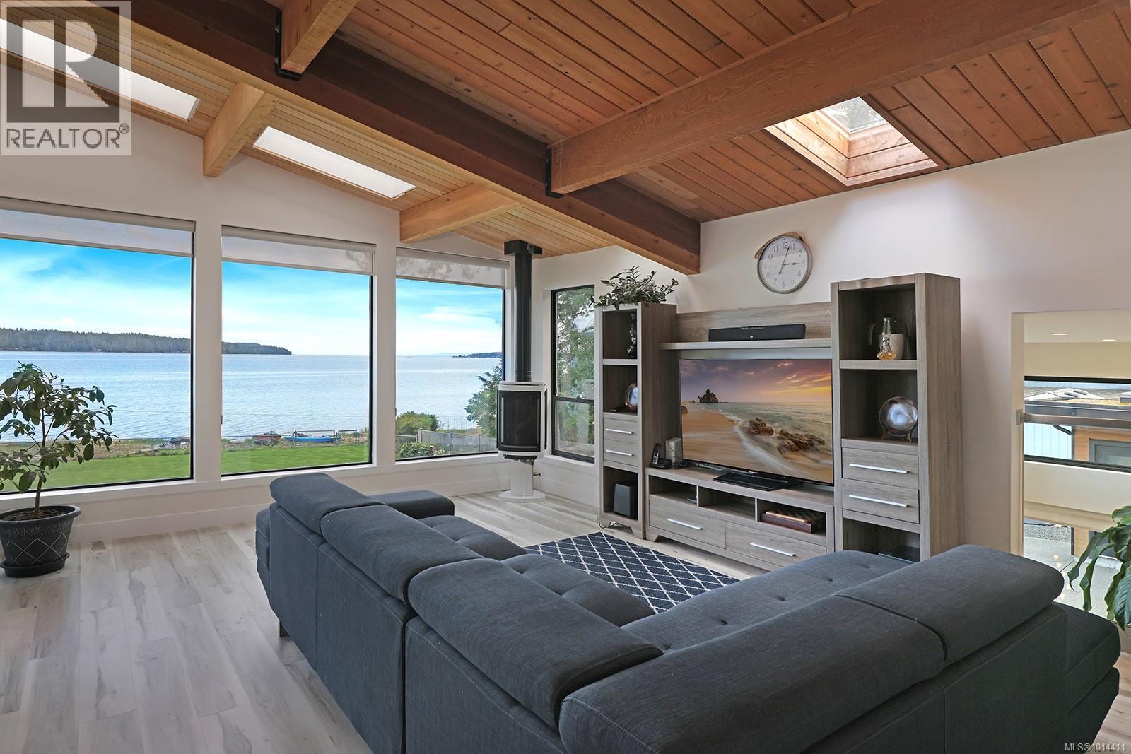 154 Baynes Dr, Fanny Bay
