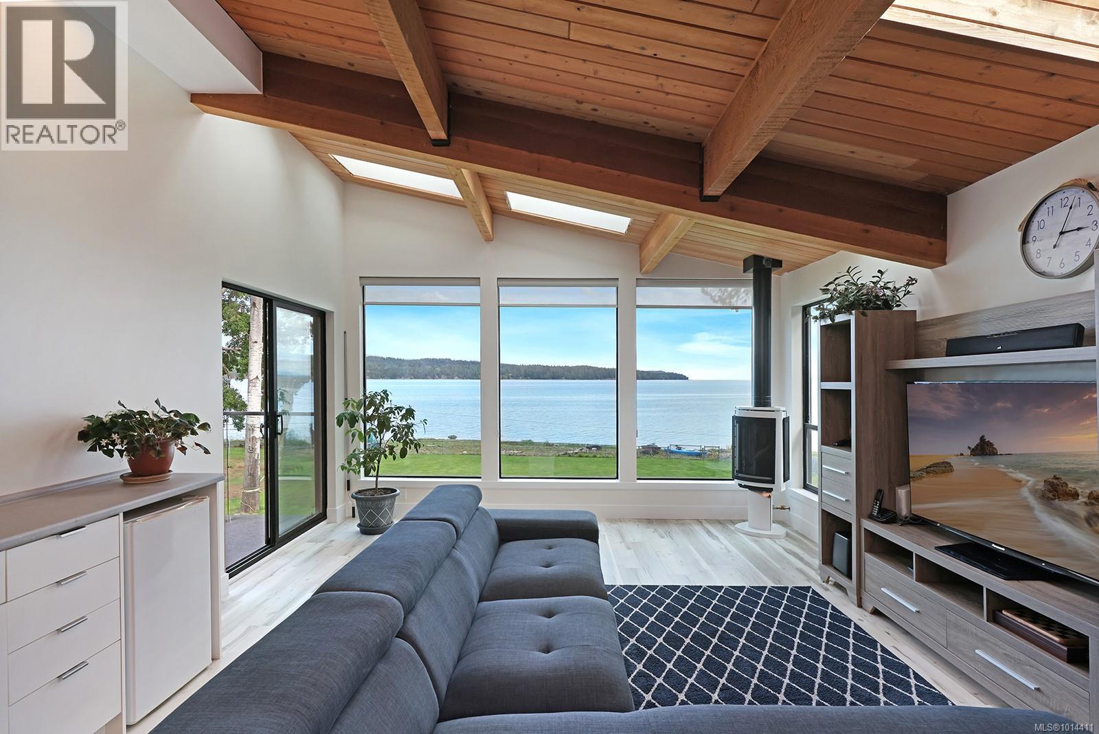 154 Baynes Dr, Fanny Bay
