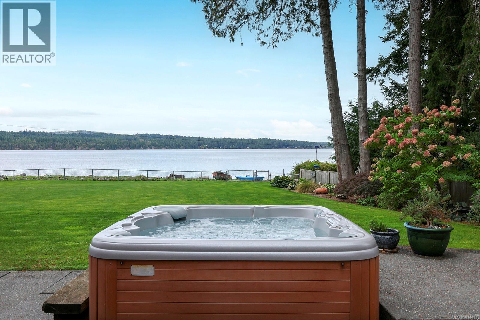 154 Baynes Dr, Fanny Bay