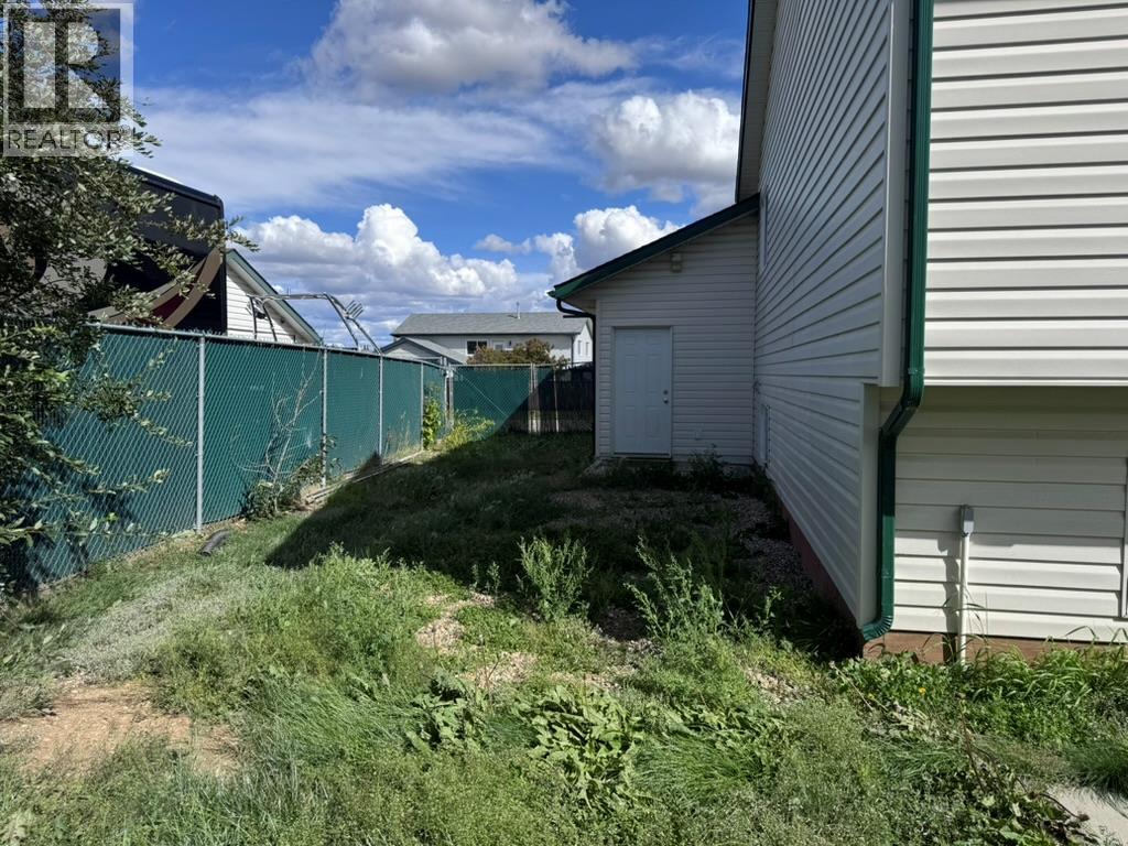1832 Willowbrook Crescent, Dawson Creek