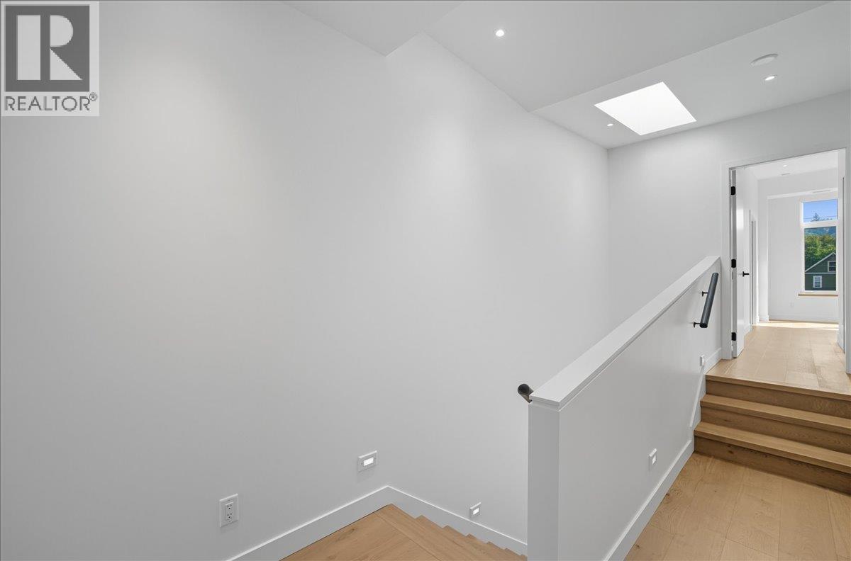 266 BAKER Street Unit# 17, Nelson