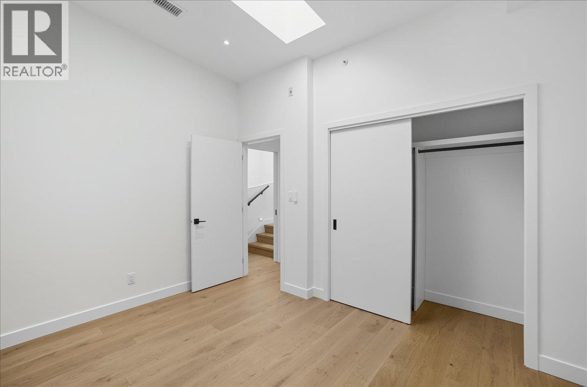 266 BAKER Street Unit# 17, Nelson