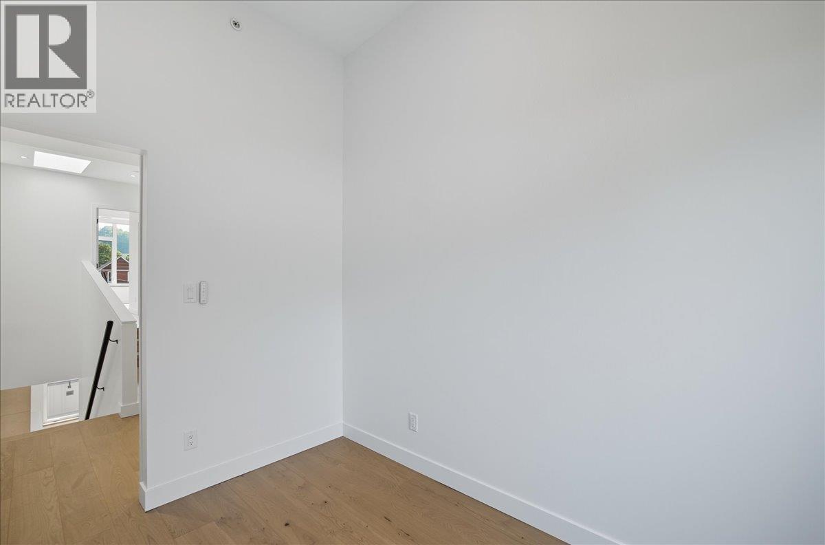 266 BAKER Street Unit# 17, Nelson