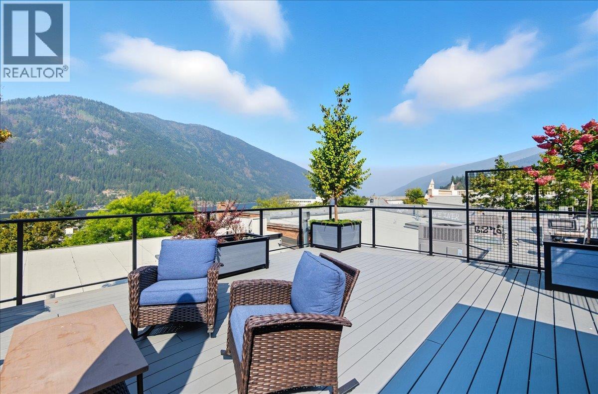 266 BAKER Street Unit# 17, Nelson