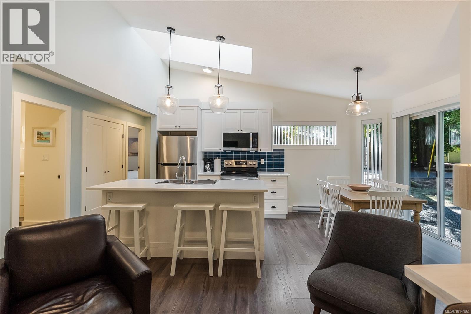 17 1135 Resort Dr, Parksville