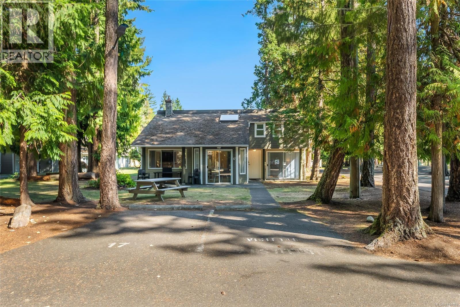 17 1135 Resort Dr, Parksville