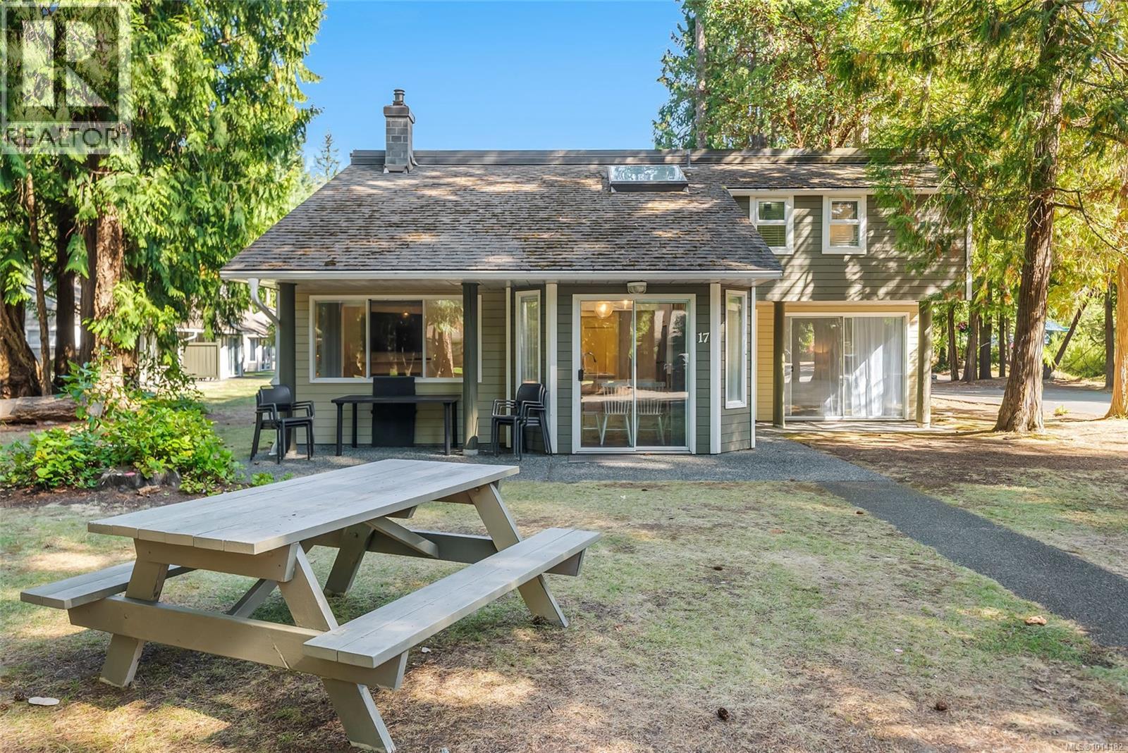 17 1135 Resort Dr, Parksville