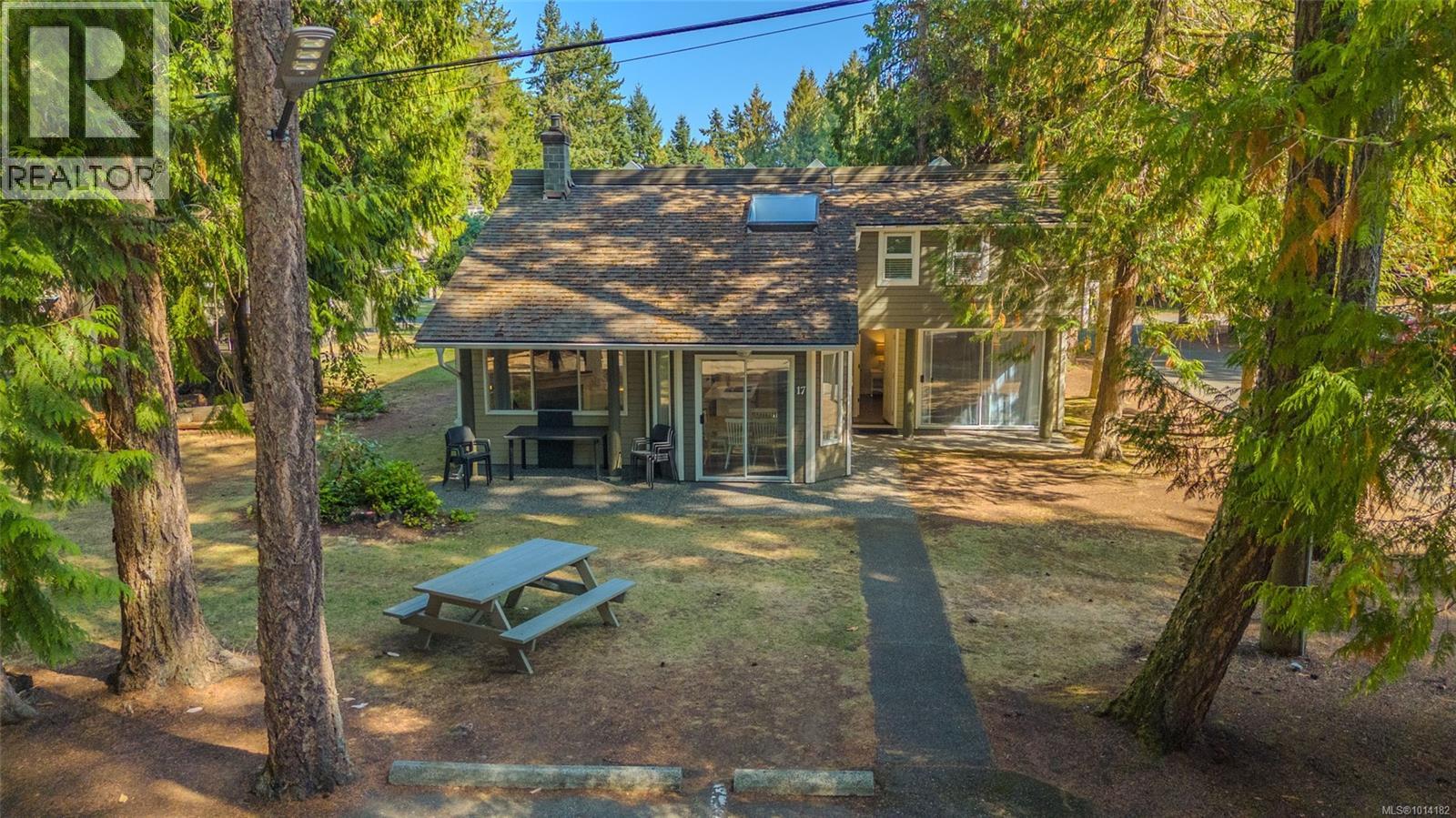 17 1135 Resort Dr, Parksville