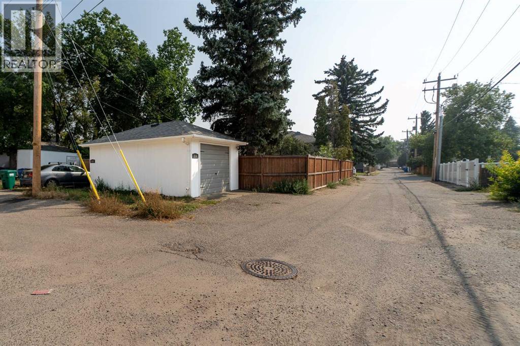 Single Family House Bungalow for Sale in  b Avenue S Victoria Park Lethbridge 