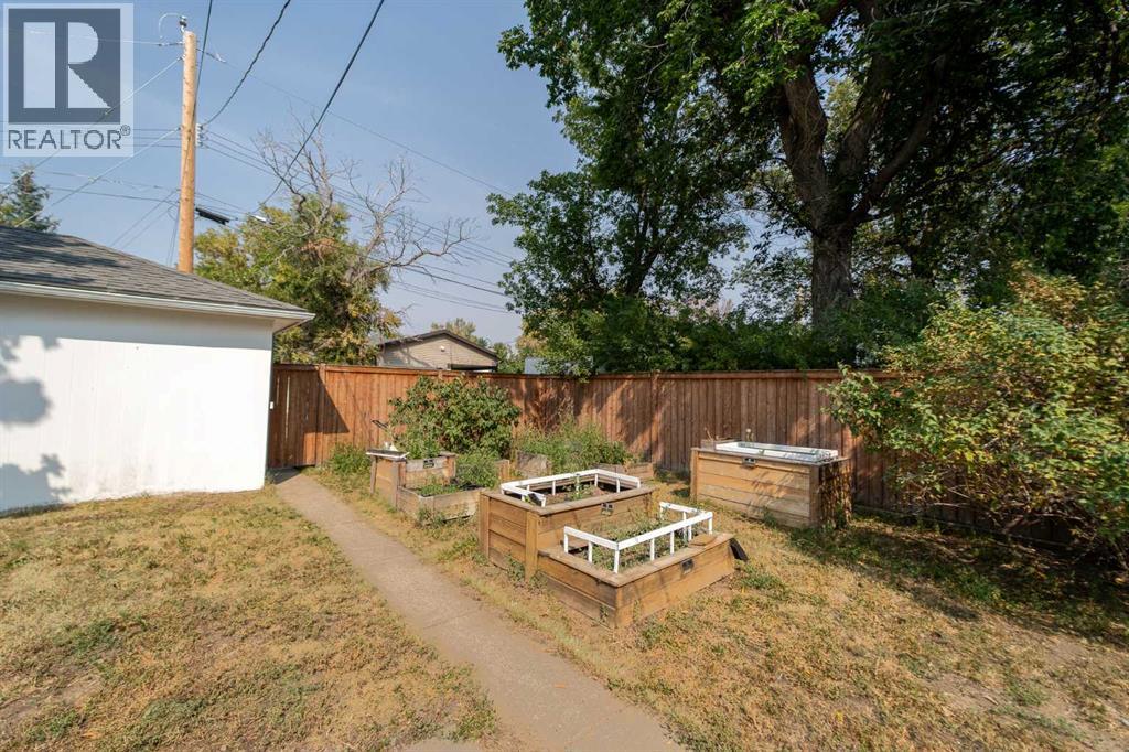 Single Family House Bungalow for Sale in  b Avenue S Victoria Park Lethbridge 