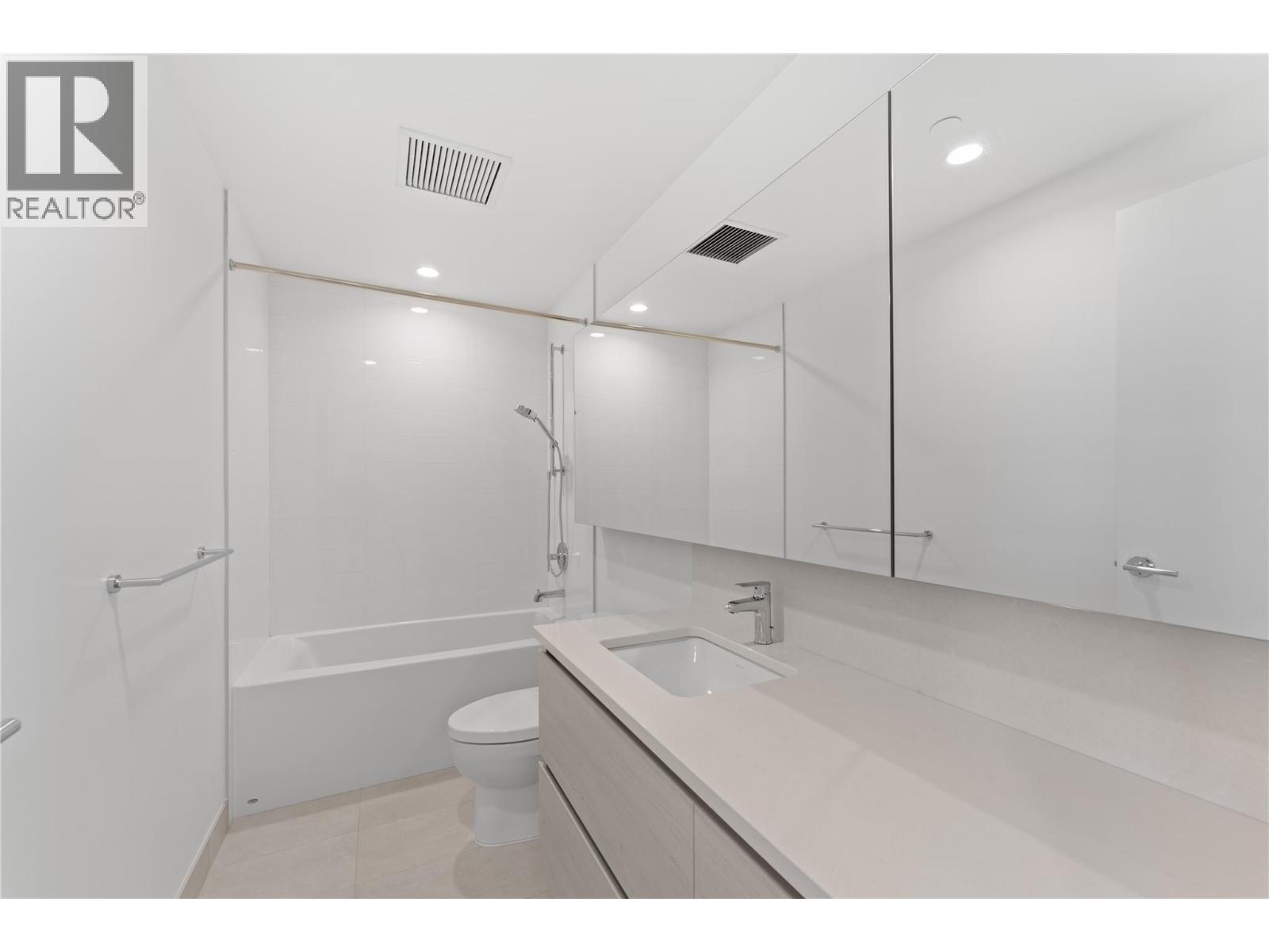 1407 238 Leon Avenue, Kelowna