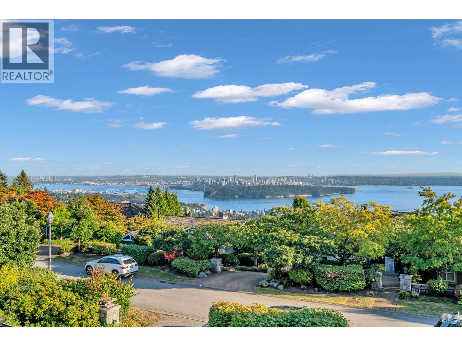2263 LYTHE COURT, West Vancouver