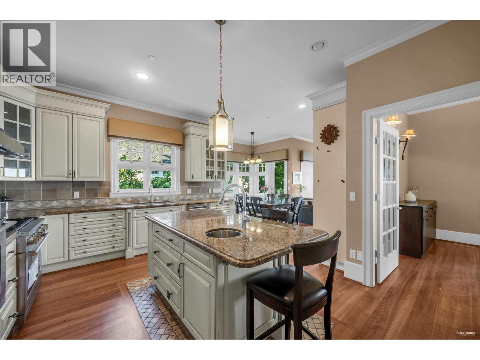 2263 LYTHE COURT, West Vancouver