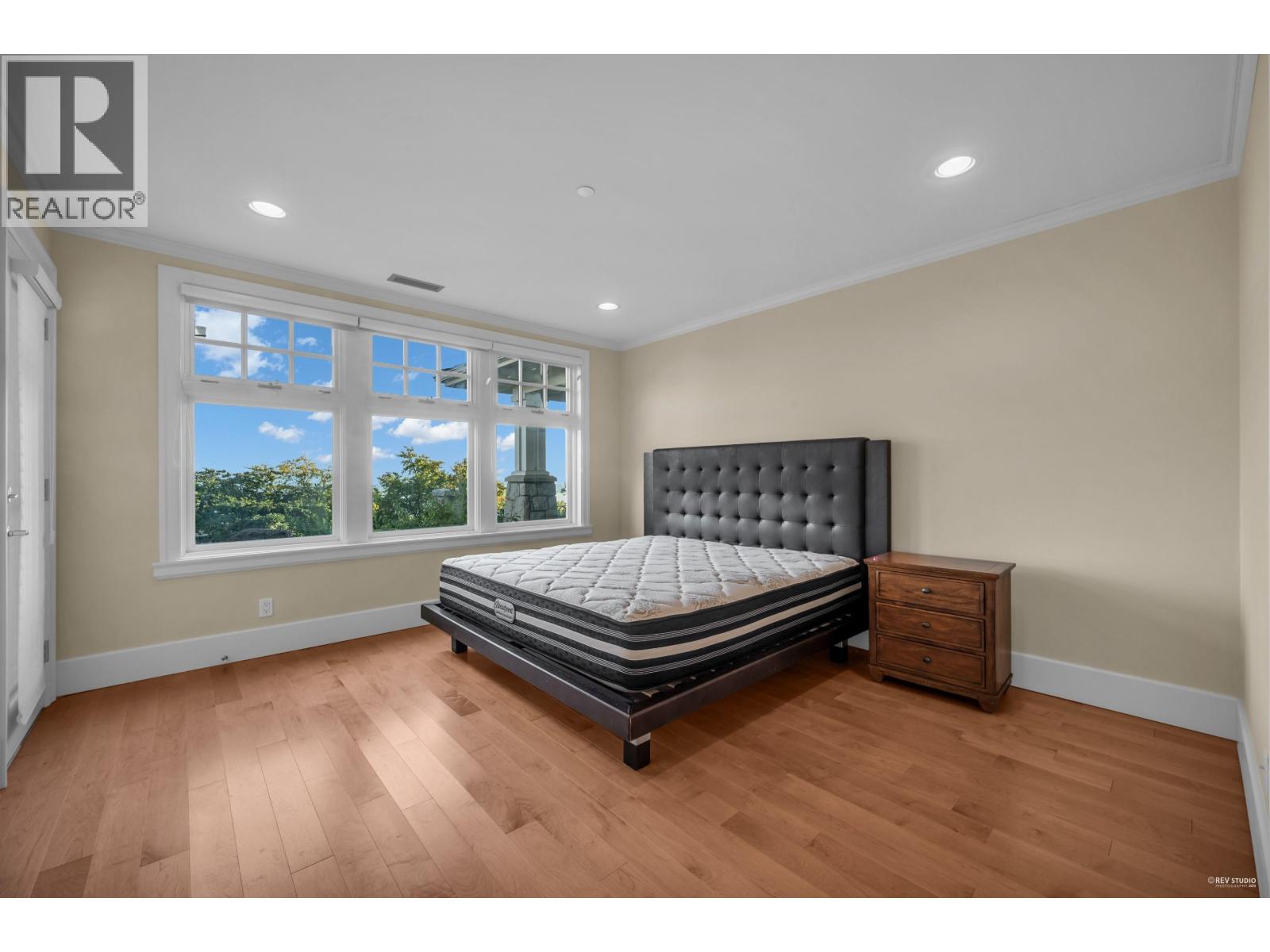 2263 LYTHE COURT, West Vancouver