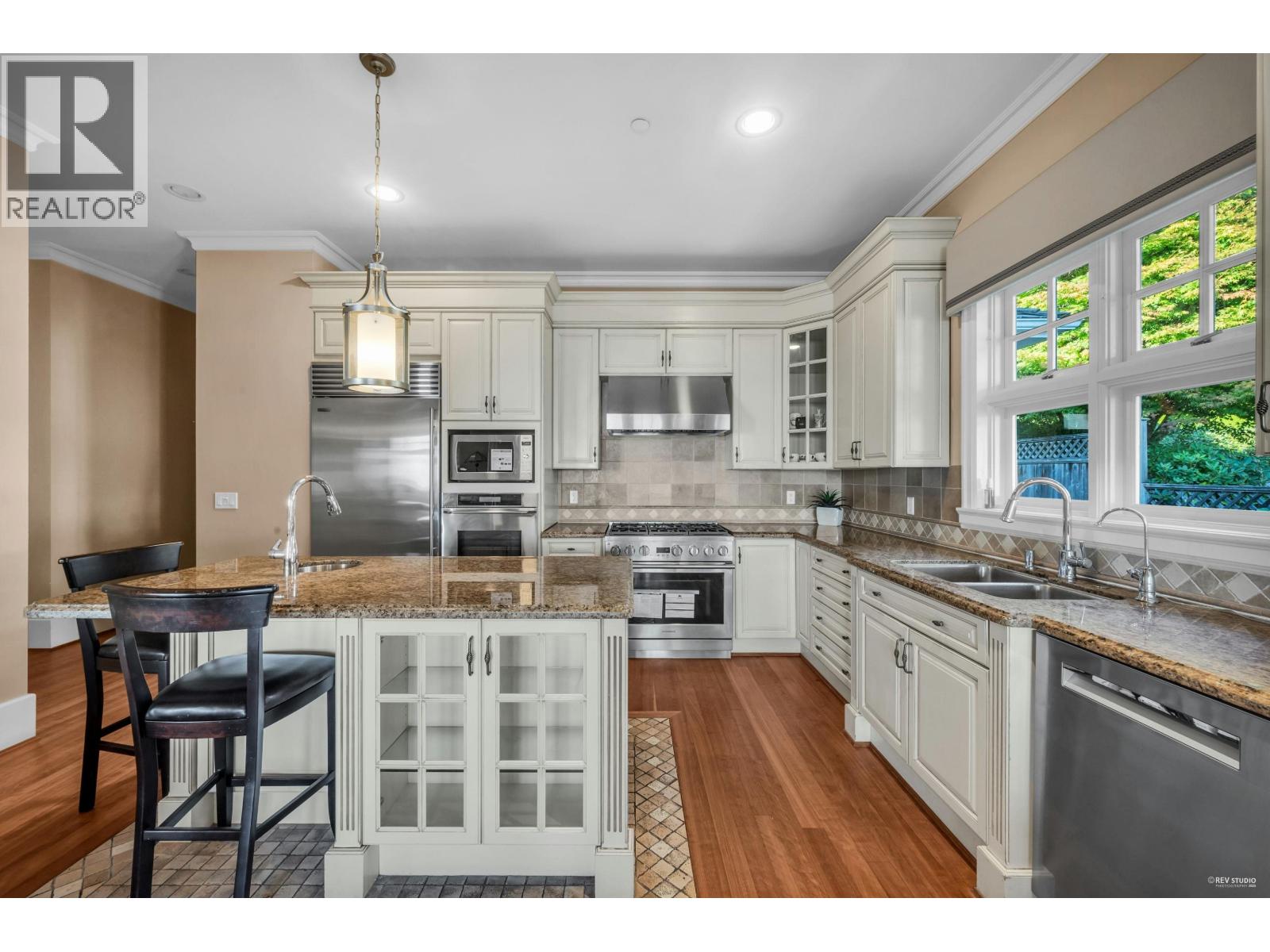2263 LYTHE COURT, West Vancouver