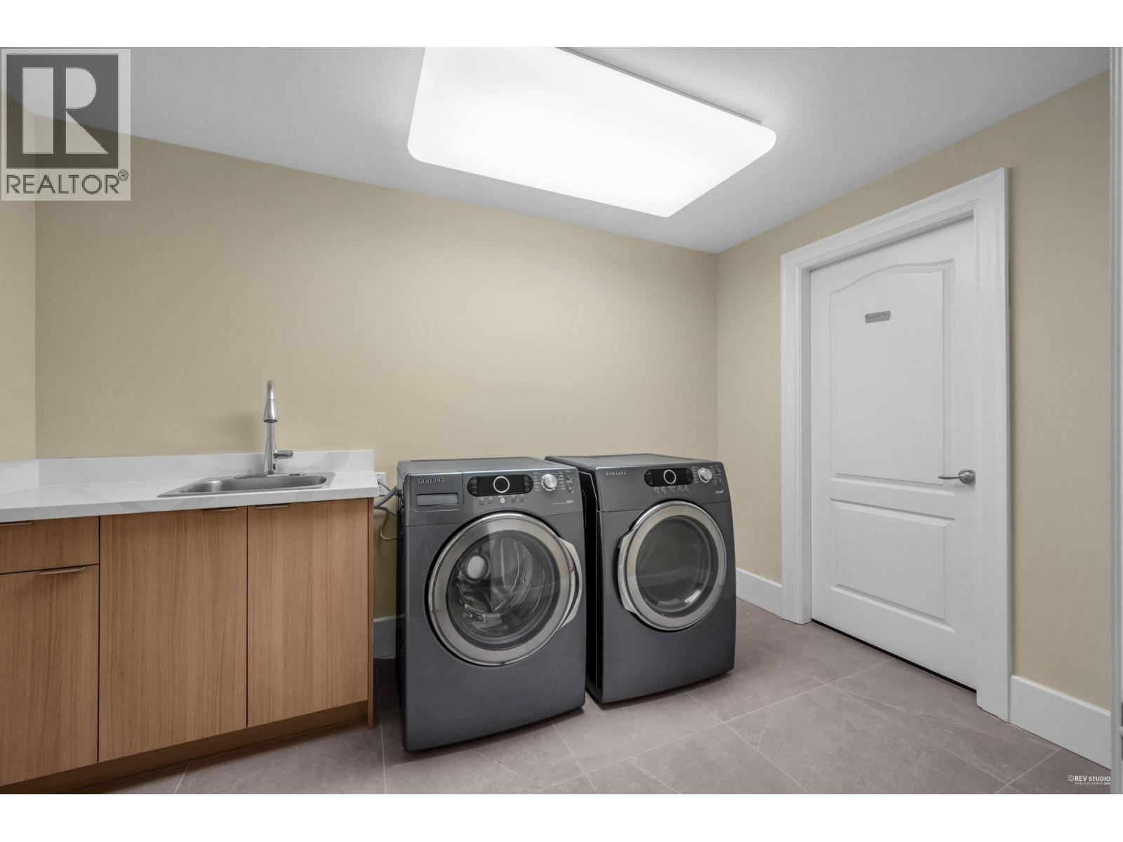 2263 LYTHE COURT, West Vancouver