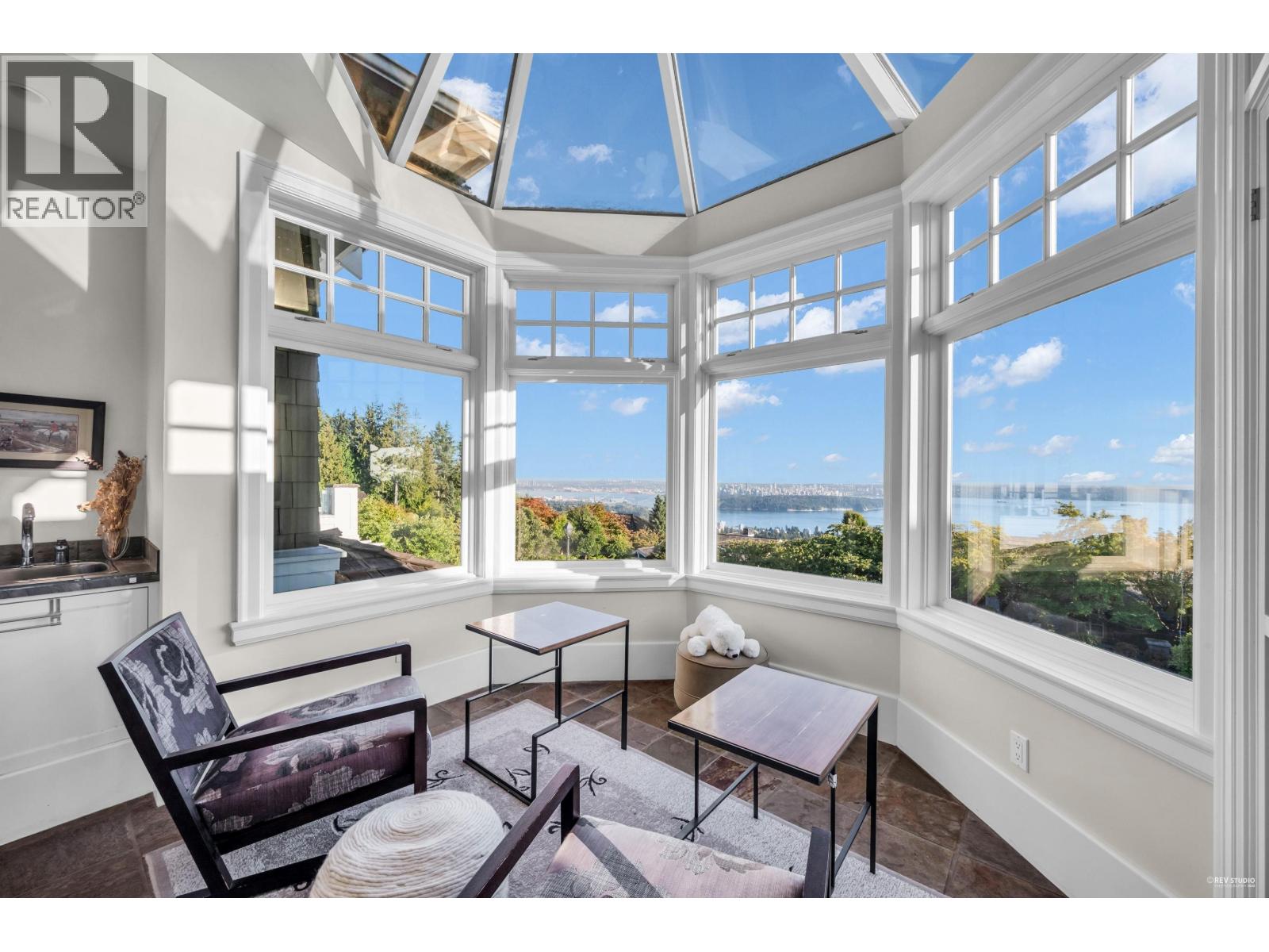 2263 LYTHE COURT, West Vancouver