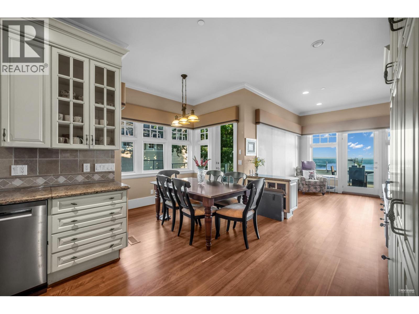 2263 LYTHE COURT, West Vancouver