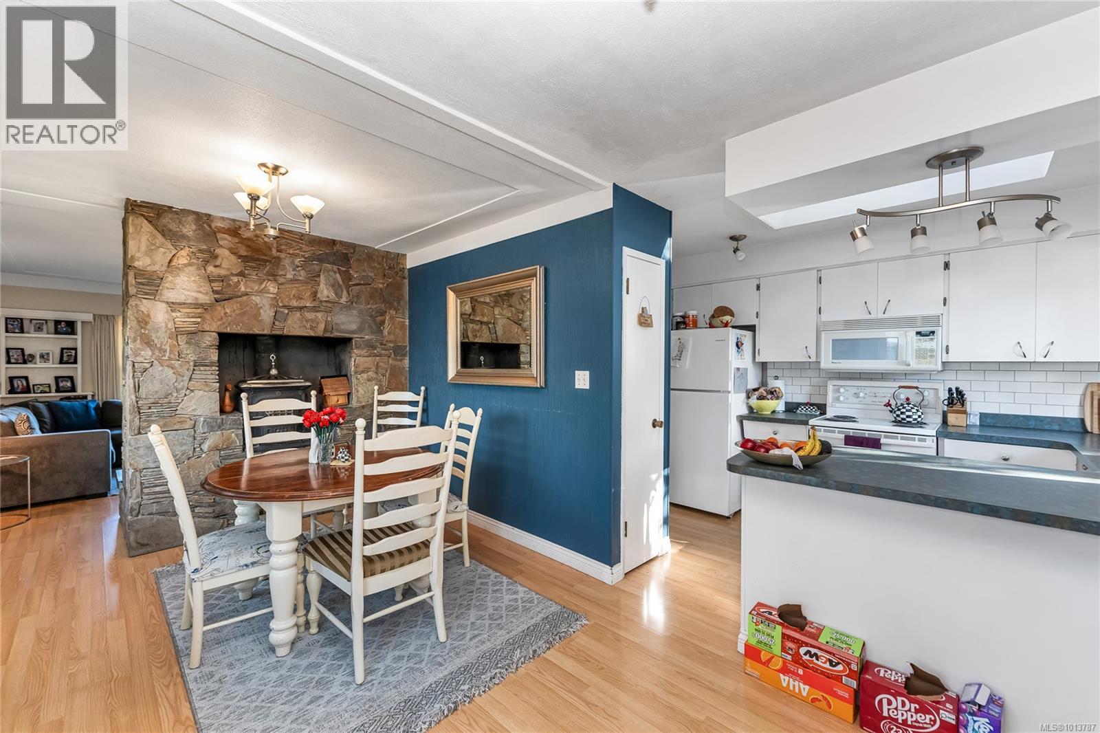  3938 Marjean Place, Saanich
