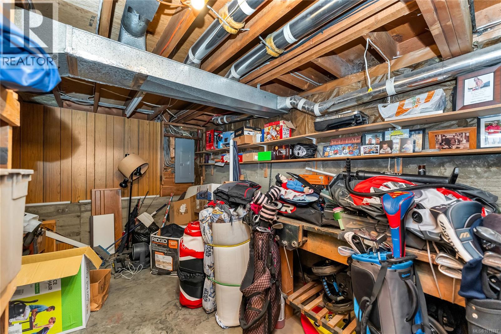  3938 Marjean Place, Saanich