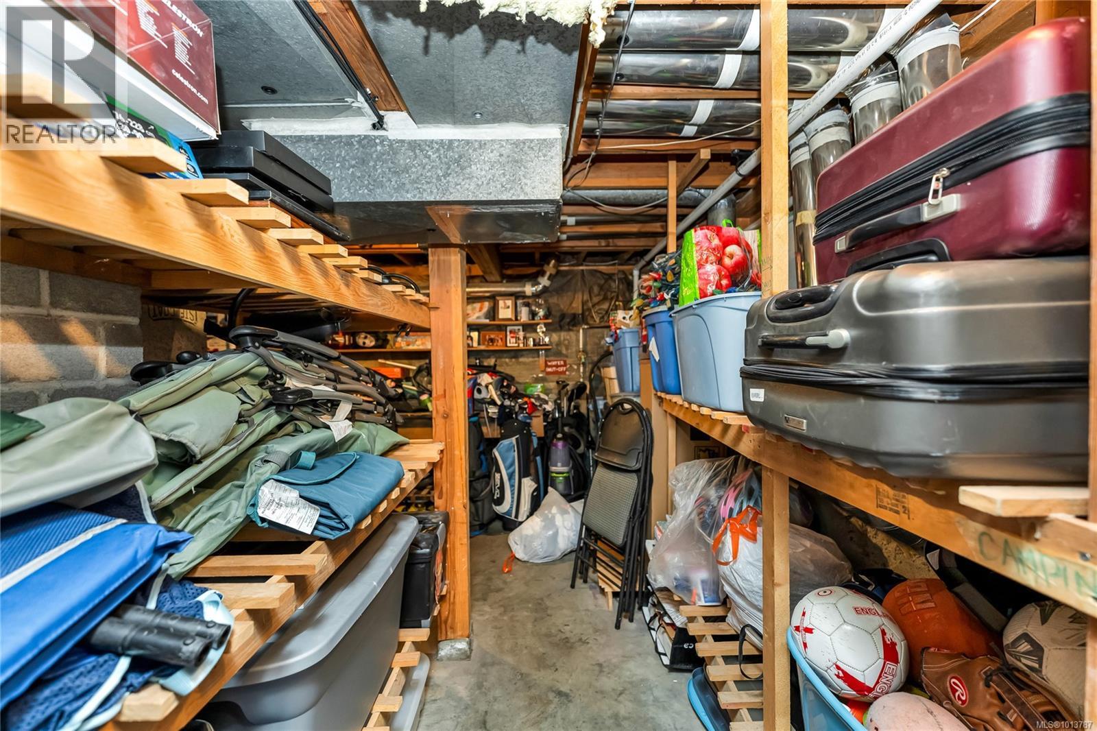  3938 Marjean Place, Saanich