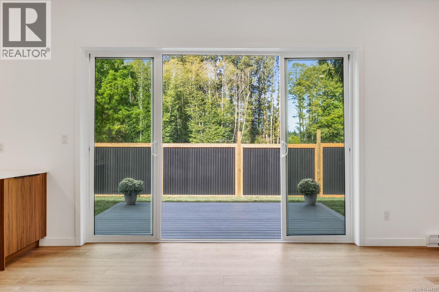 1917 Cumberland Rd, Courtenay