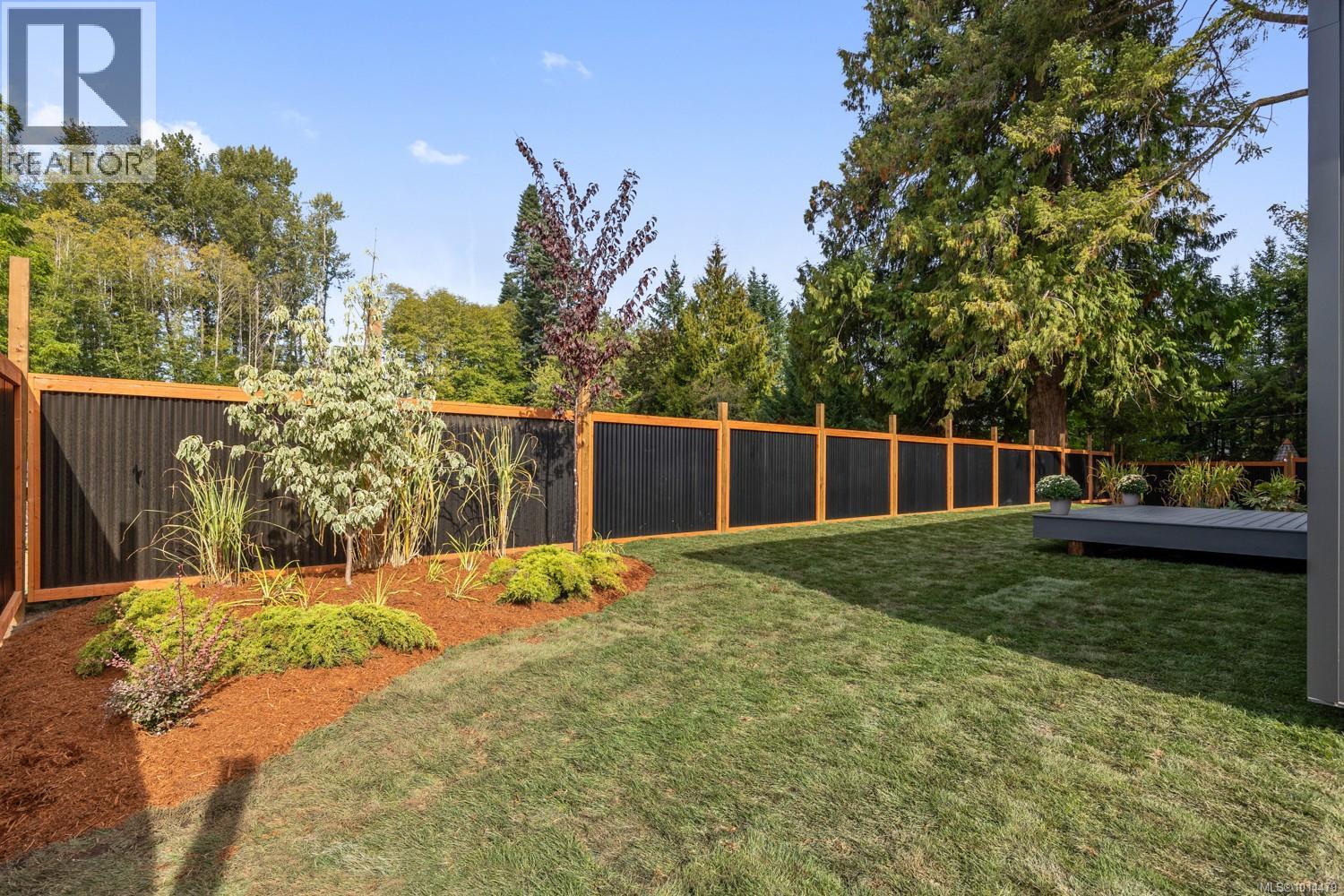 1917 Cumberland Rd, Courtenay