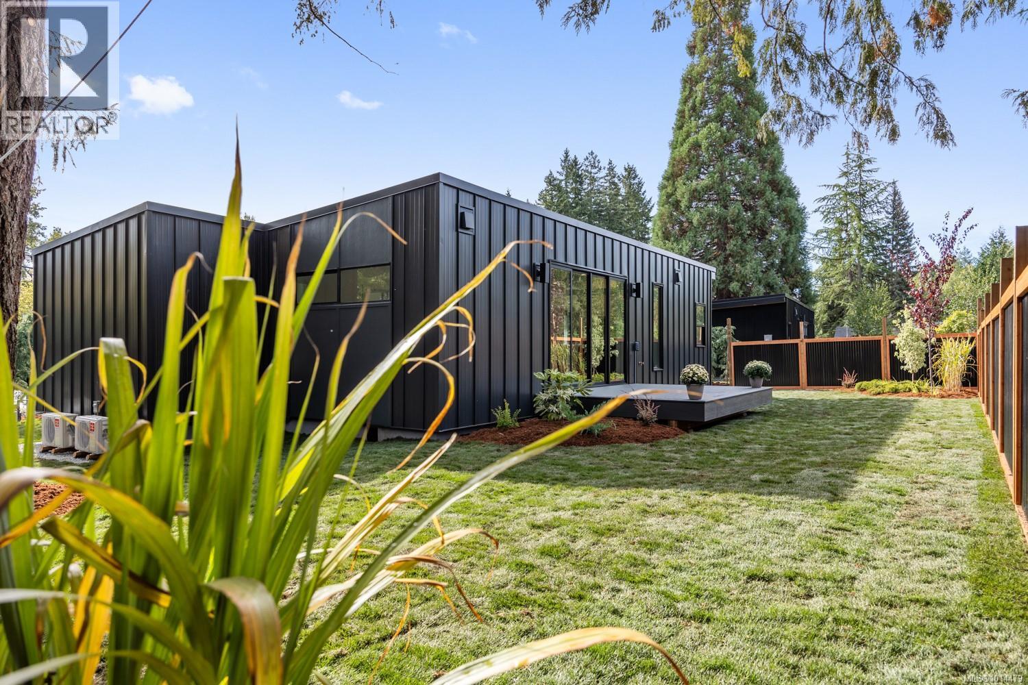 1917 Cumberland Rd, Courtenay