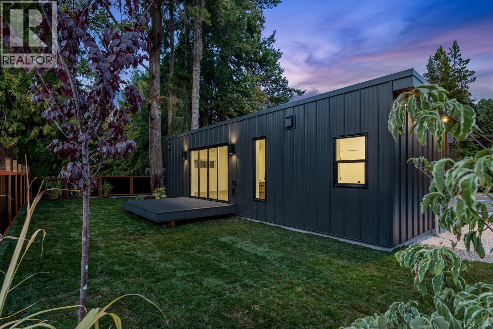 1917 Cumberland Rd, Courtenay