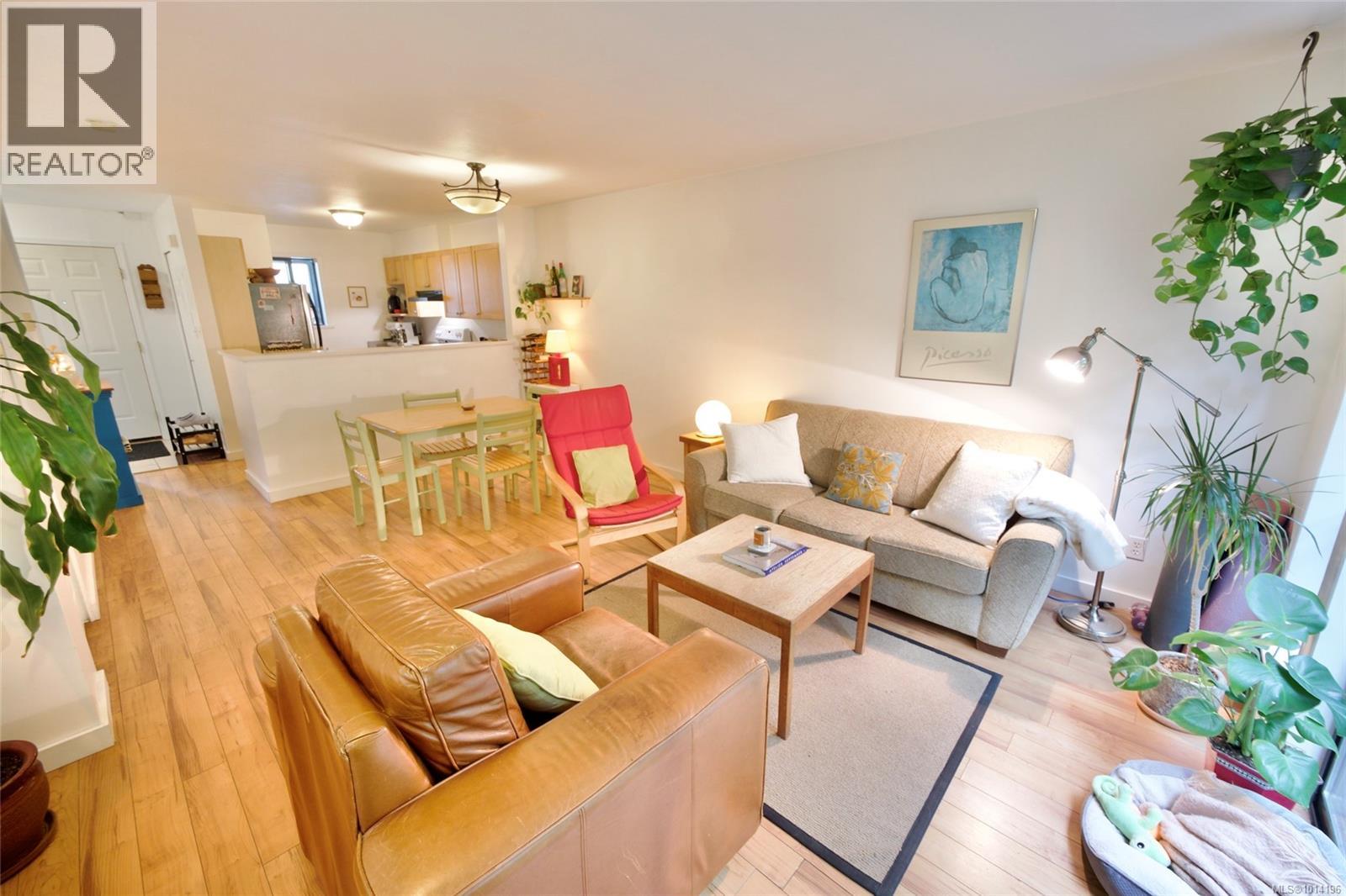 10 595 Gibson St, Tofino
