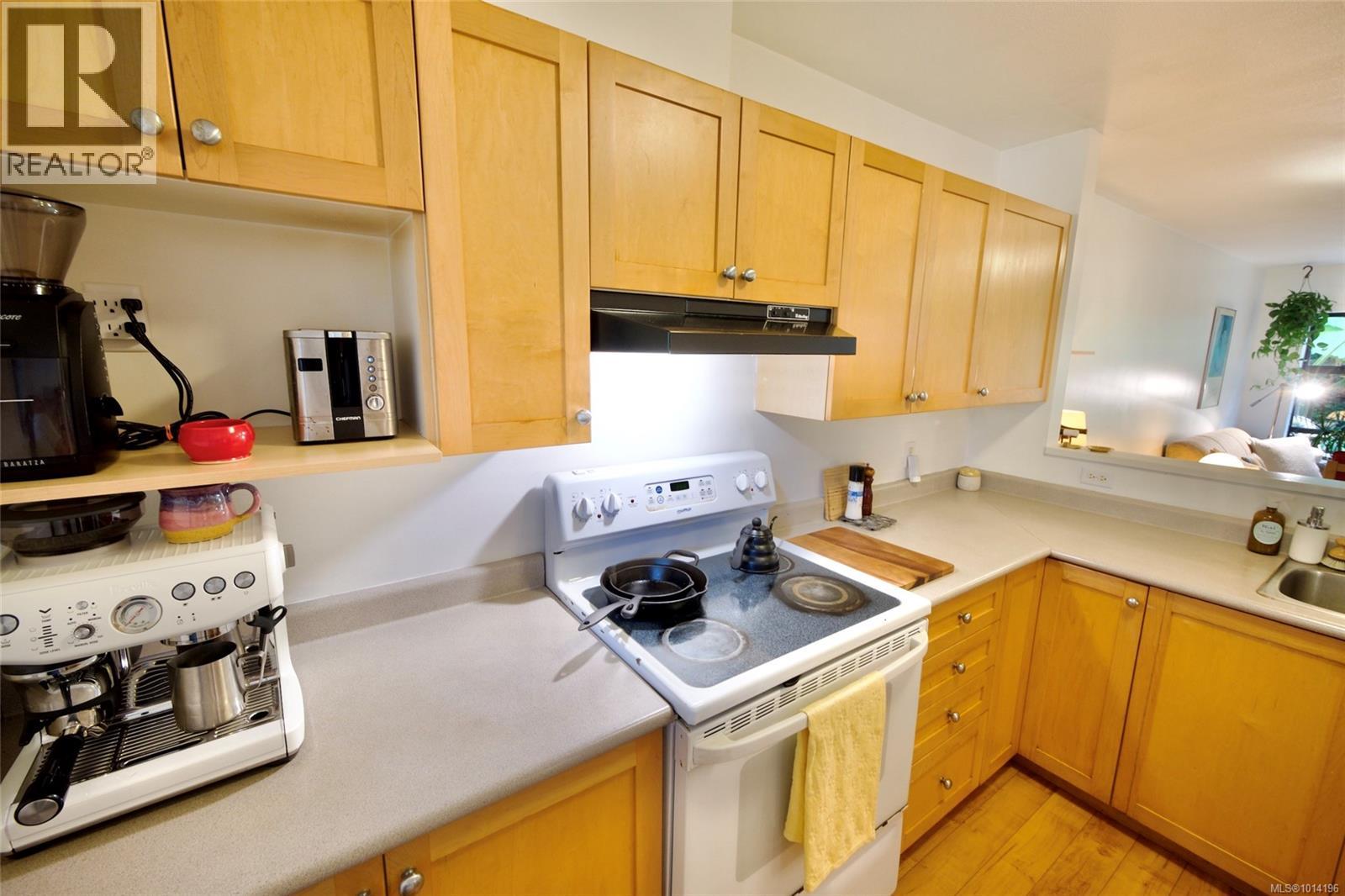 10 595 Gibson St, Tofino