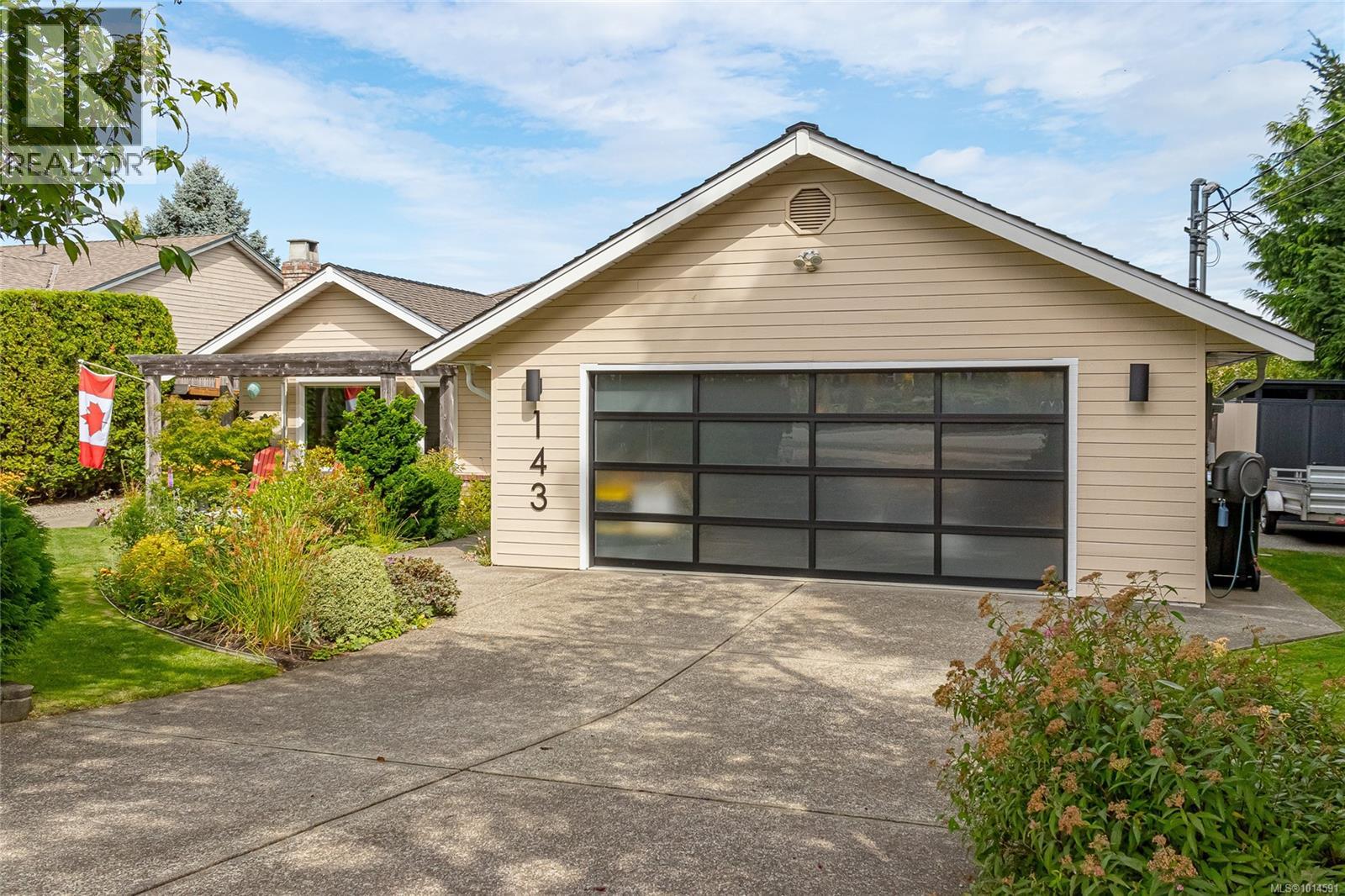 143 Denman Dr, Qualicum Beach