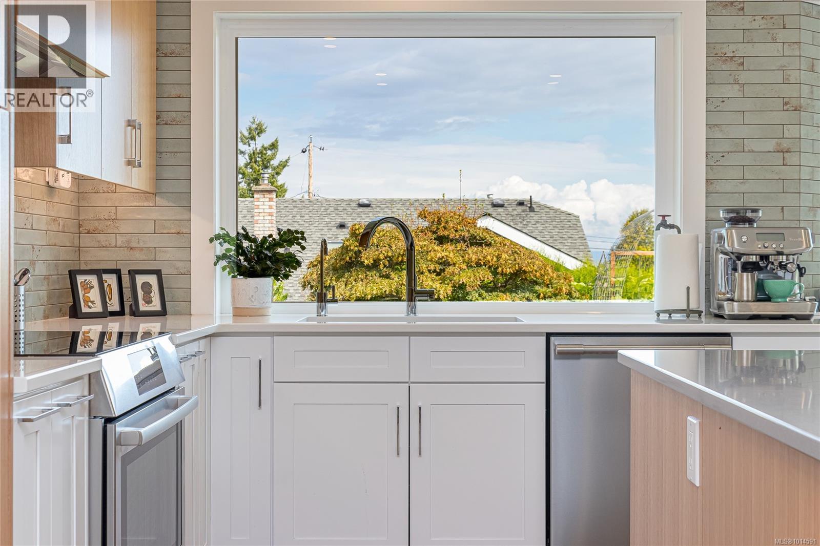 143 Denman Dr, Qualicum Beach